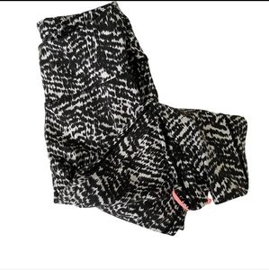 Torrid Active Black and White Athletic Crop Leggings